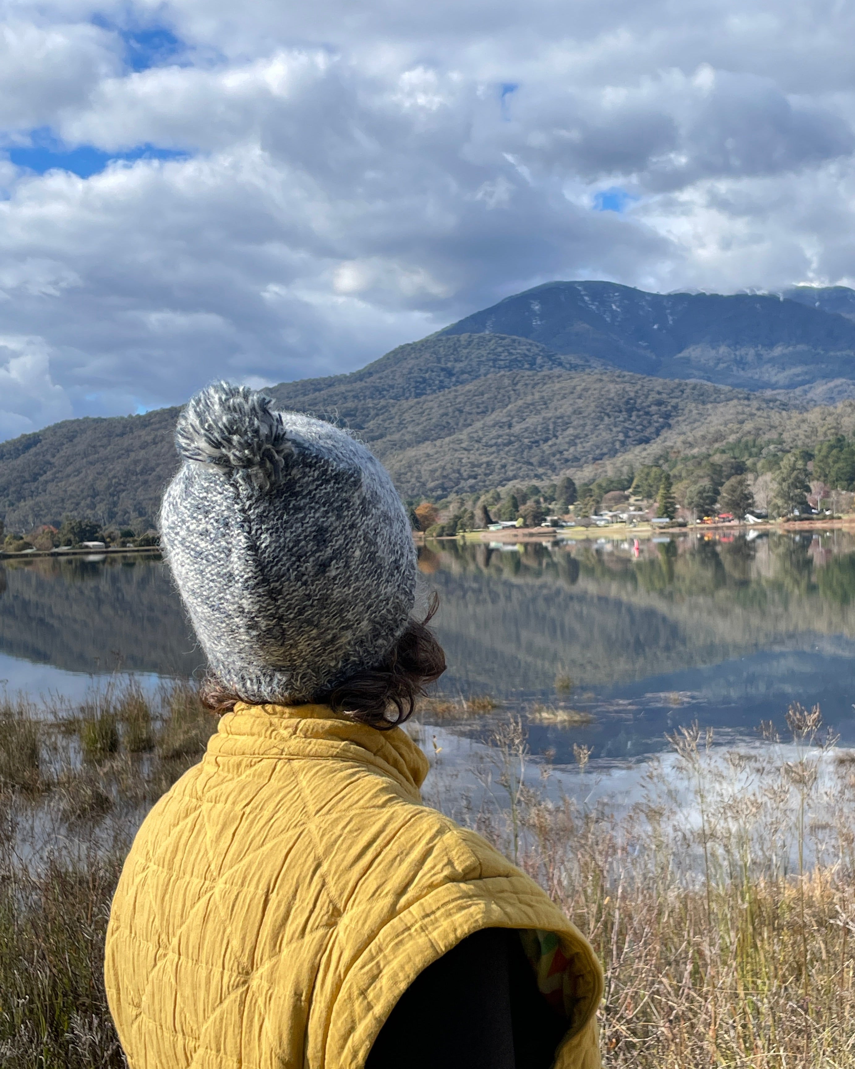 Mohair Marle Pompom beanie Behind